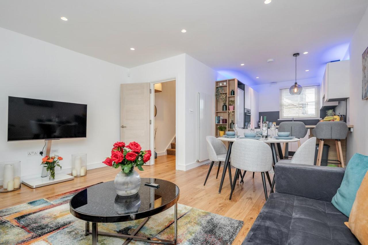 Beautiful 2 Bedrooms Split Level Fulham Apartment Londra Esterno foto