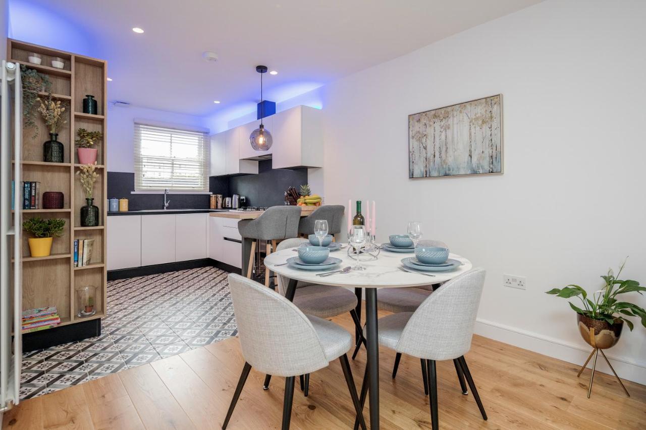 Beautiful 2 Bedrooms Split Level Fulham Apartment Londra Esterno foto