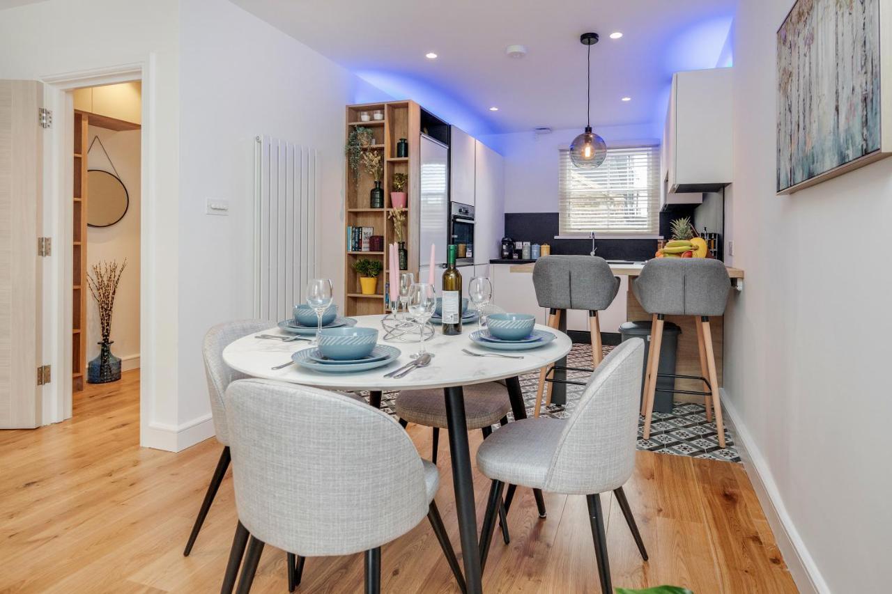 Beautiful 2 Bedrooms Split Level Fulham Apartment Londra Esterno foto