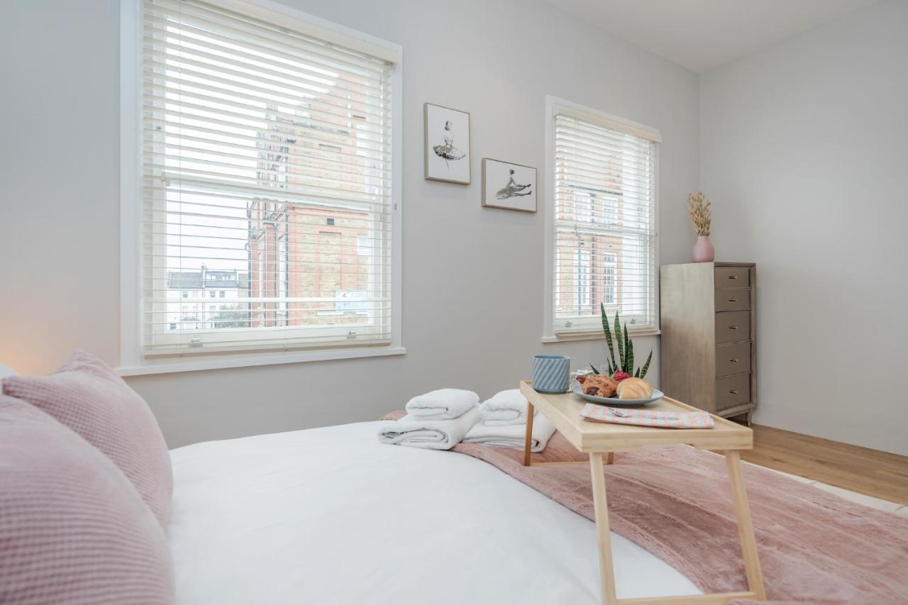 Beautiful 2 Bedrooms Split Level Fulham Apartment Londra Esterno foto
