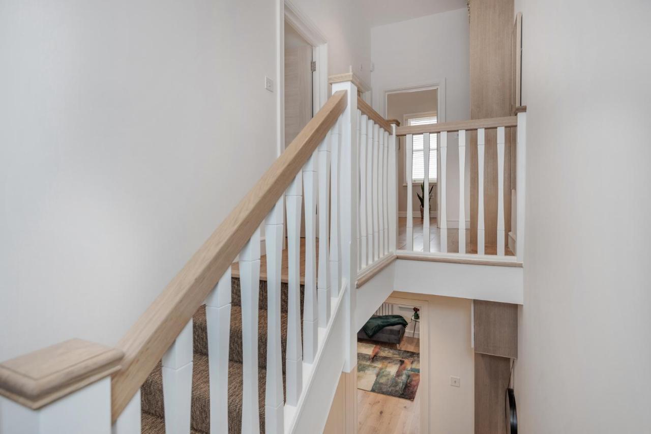 Beautiful 2 Bedrooms Split Level Fulham Apartment Londra Esterno foto
