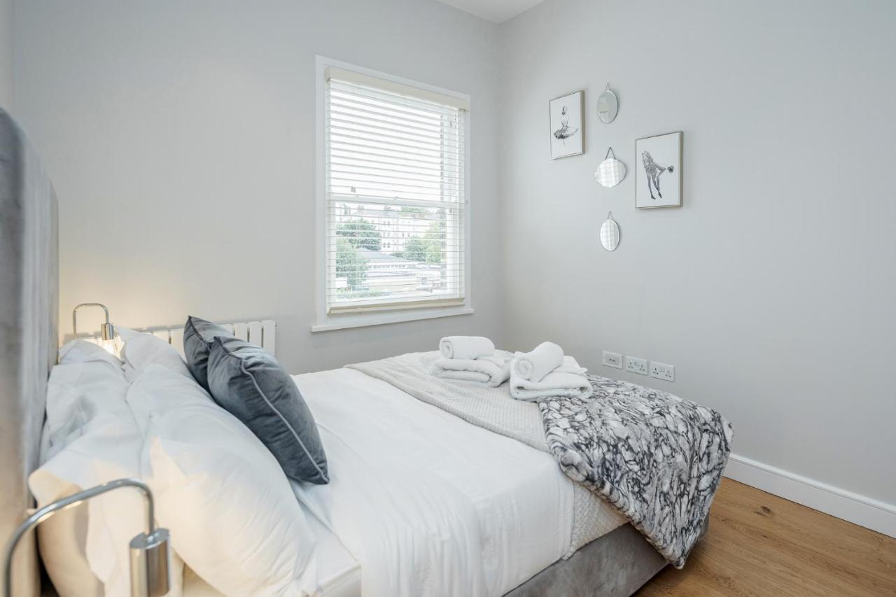 Beautiful 2 Bedrooms Split Level Fulham Apartment Londra Esterno foto